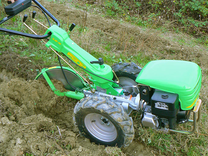 Aratro rotativo a disco lavorazione-terreno